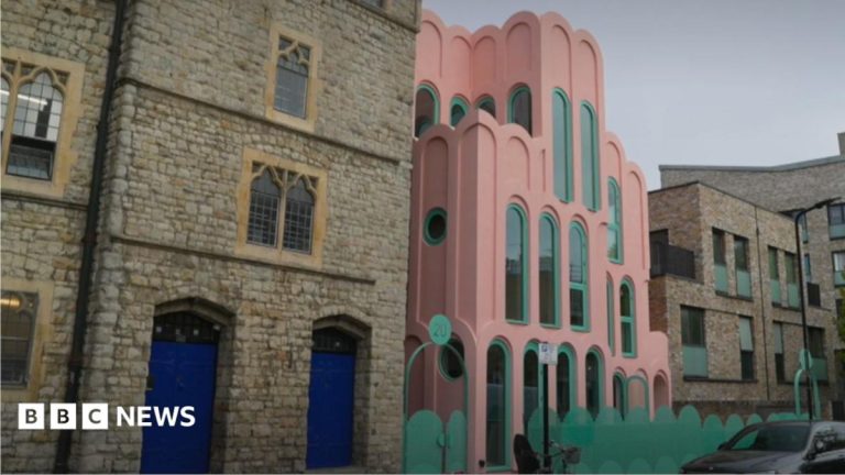 The Miami-inspired London house featured on Grand Designs