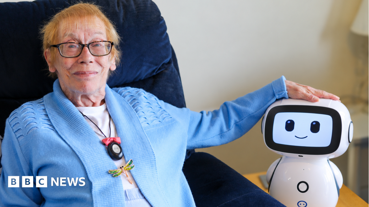Meet Robert the robot looking after Vera, 74, in her own home