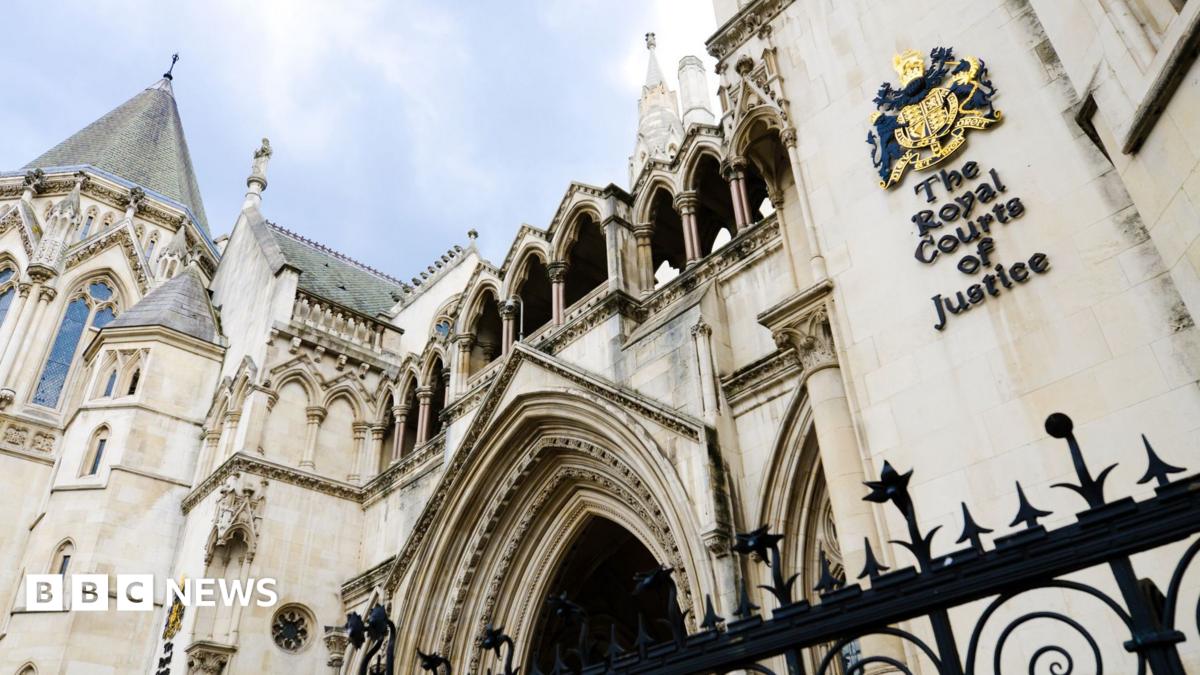 Former Barclays traders have rate-rigging convictions quashed