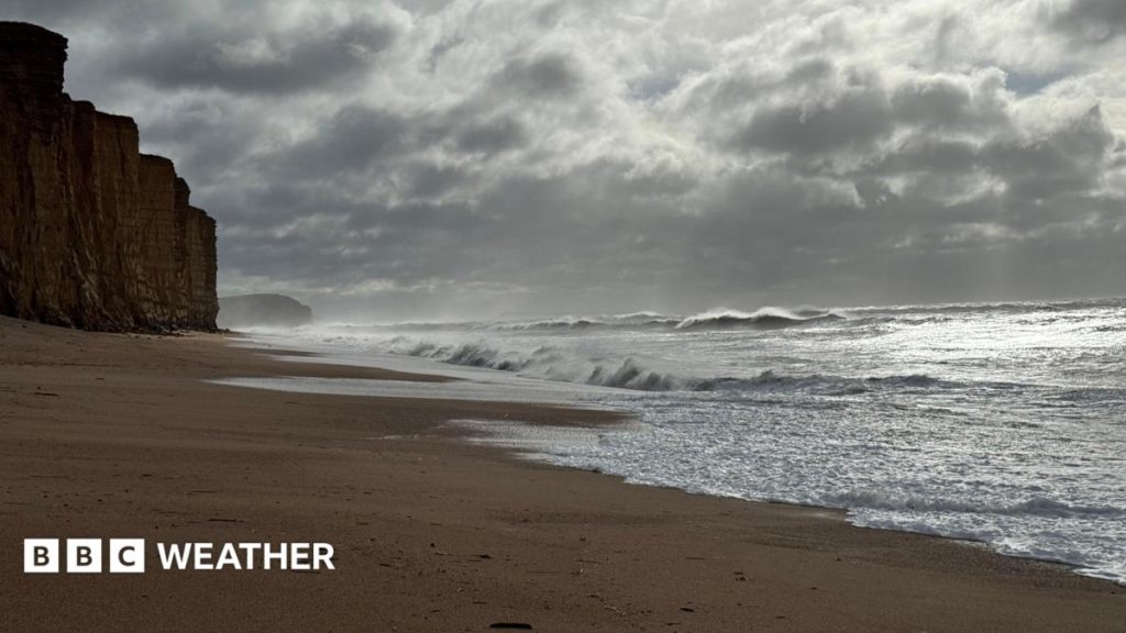 Second storm to hit UK with more wind and rain as thousands remain without power Second storm to hit UK with more wind and rain as thousands remain without power