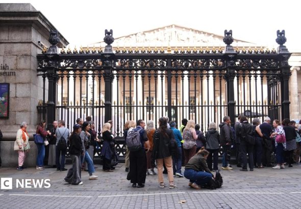 British Museum announces changes to ease Bayeux Tapestry queues