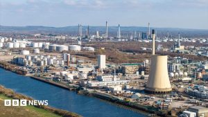 UK oil refinery broke toxic pollution limits dozens of times UK oil refinery broke toxic pollution limits dozens of times
