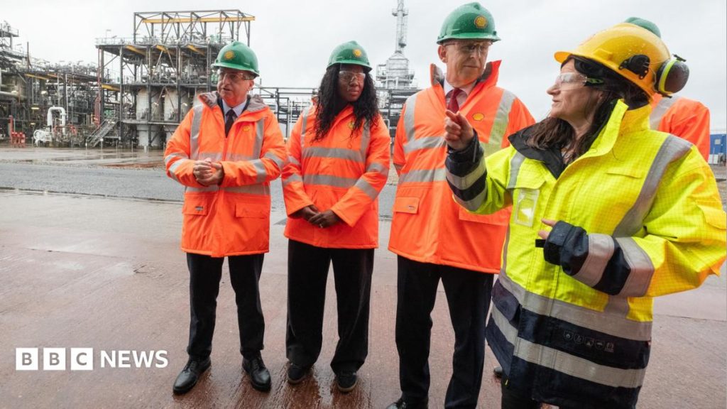 Burnham defends Jackdaw decision as Badenoch urges PM to overturn ban on new oil and gas licences Burnham defends Jackdaw decision as Badenoch urges PM to overturn ban on new oil and gas licences