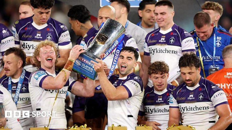 Super League Grand Final: Warrington Wolves 10-23 Wakefield Trinity – Trinity claim Grand Final success