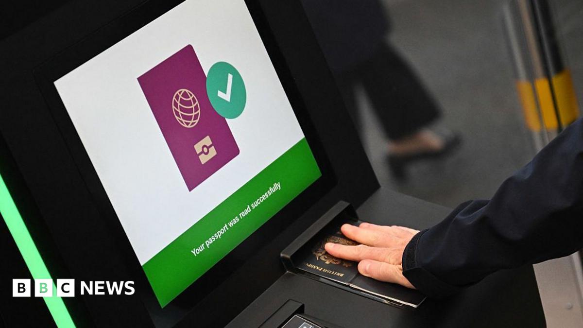 Roll-out begins for passport-free UK airport e-gates