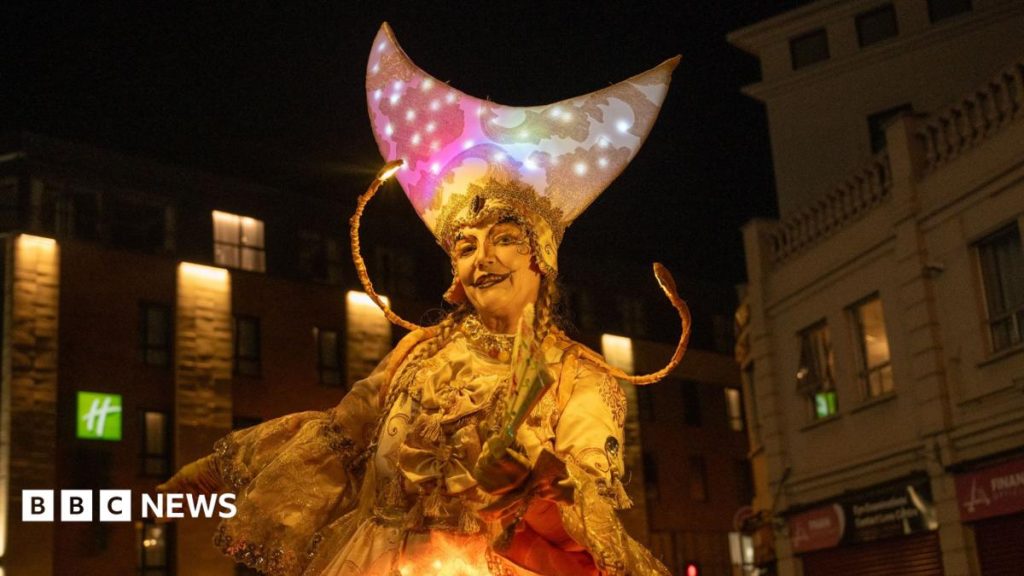 Fireworks and fancy dress bring Derry’s 40th Halloween celebrations to close Fireworks and fancy dress bring Derry’s 40th Halloween celebrations to close