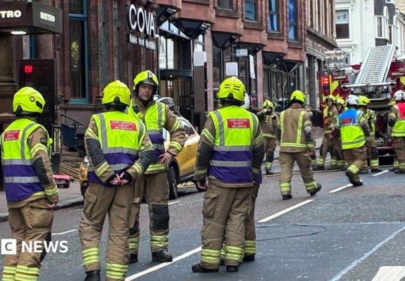 Nine fire engines called to Glasgow city centre bar fire