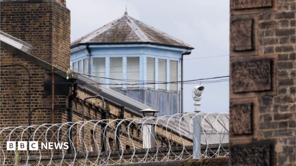 Criminals who skip sentencing will face solitary confinement or lose social visits Criminals who skip sentencing will face solitary confinement or lose social visits